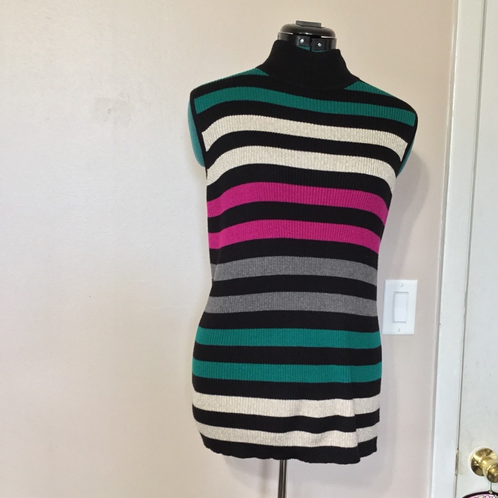 DANA BUCHMAN....colorful top